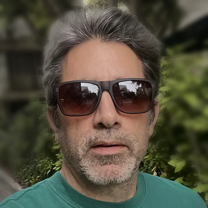 אריאל מרום